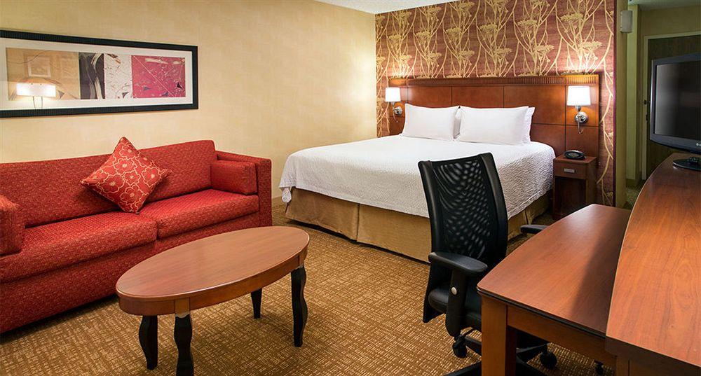 Courtyard By Marriott Asheville Airport Fletcher Exterior photo