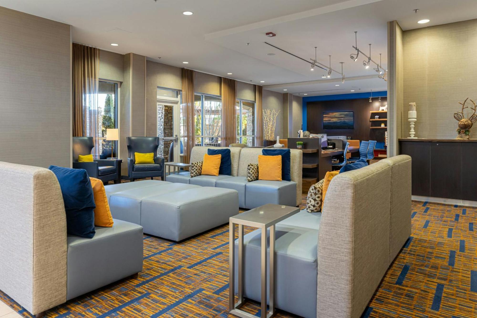 Courtyard By Marriott Asheville Airport Fletcher Exterior photo