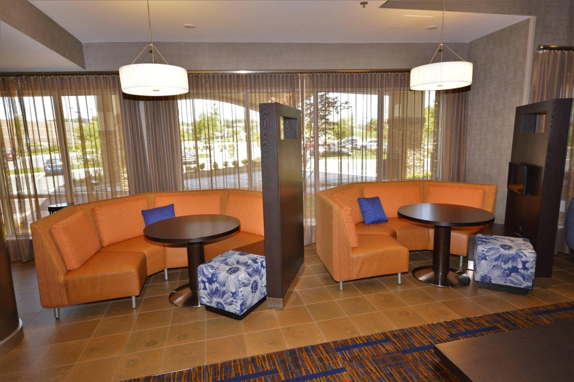 Courtyard By Marriott Asheville Airport Fletcher Exterior photo