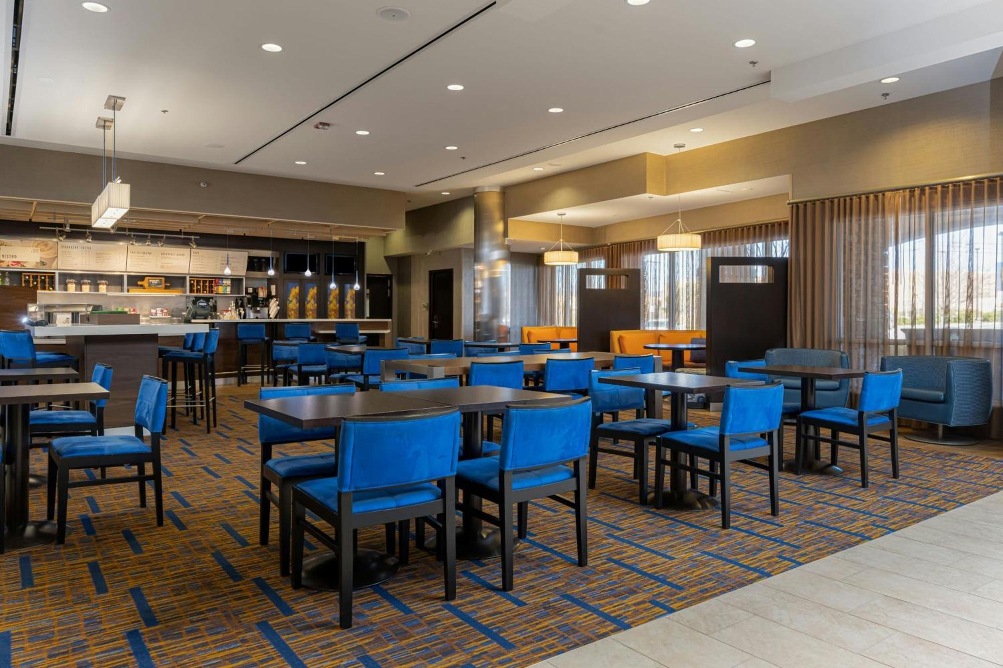 Courtyard By Marriott Asheville Airport Fletcher Exterior photo